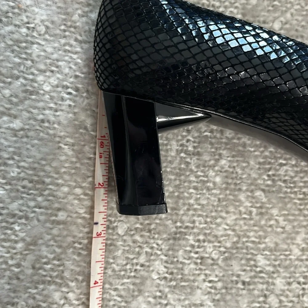 STUART WEITZMAN Vintage Black Snake Embossed Square Toe Pumps‎ Heels Size 7 AA
